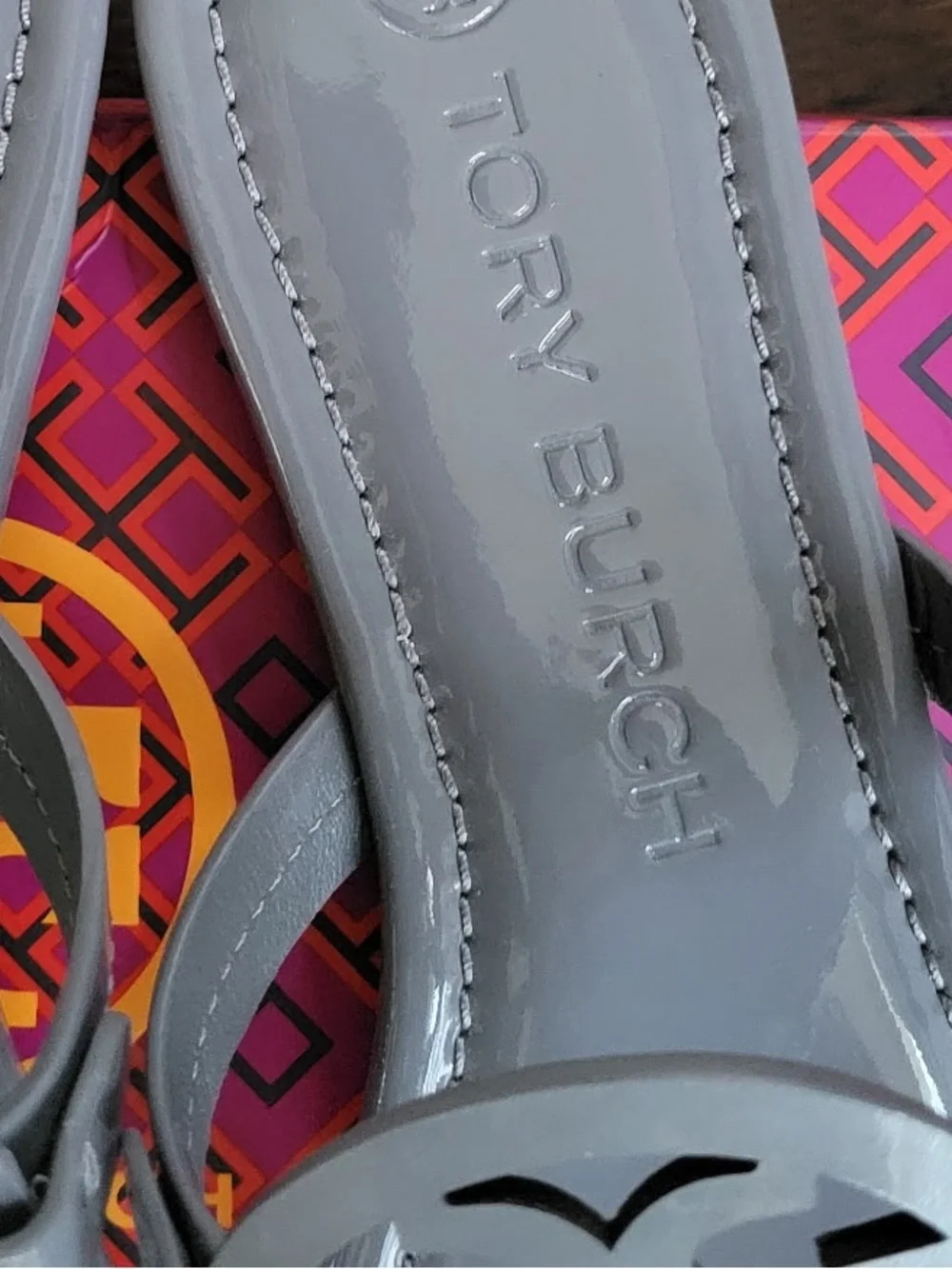Tory Burch Miller Patent Leather Sandal-Grey-7.5-Brand new - Picture 9 of 11